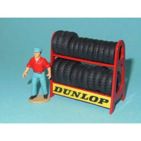 Présentoir Dunlop rouge avec Pneus